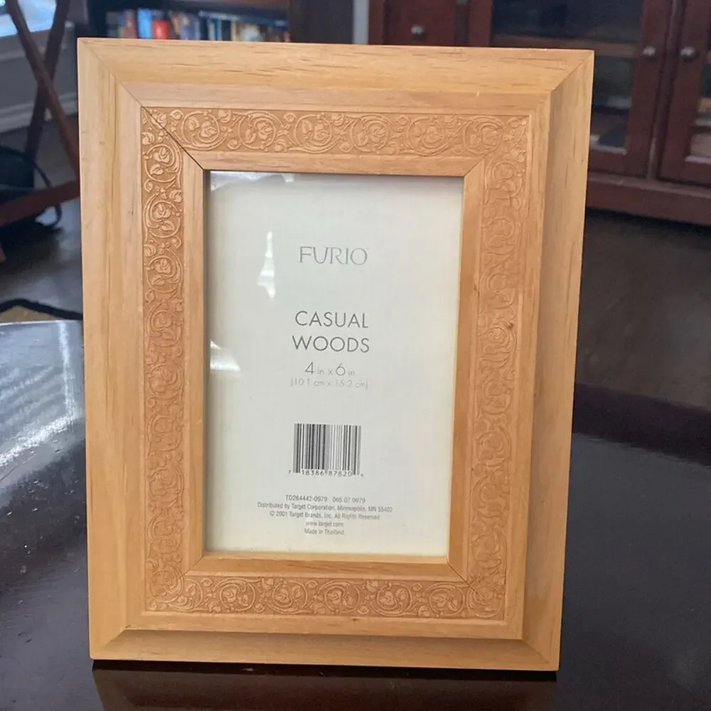 Vintage Furio light oak‎ casual woods 4X6 photograph frame